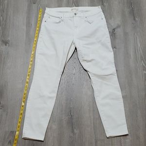 White Gap Jeans 31R
